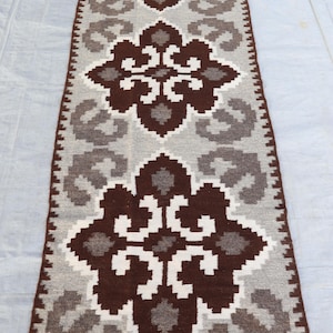 Alfombra Kilim antigua de 2&#39;4x6&#39;2, alfombra de lana afgana vintage hecha a mano, alfombra tribal antigua de tejido plano, alfombra de pasillo, alfombra de cocina, dormitorio