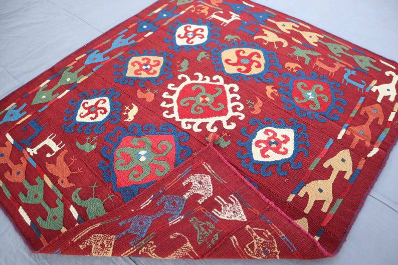 Arazzo Suzani da parete 5'1x5'7 Ft - Decorazione per soggiorno - Copritavolo Suzani ricamato, copriletto fatto a mano, arazzo da parete Suzani colorato immagine 13