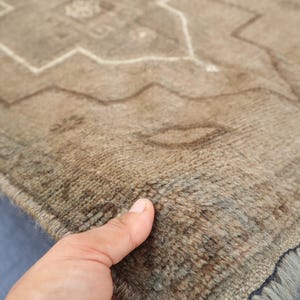 Tappeto vintage afgano 2'8x4'6 piedi/Tappeto in terracotta/Tappeto in lana fatto a mano/Tappeto a pelo corto, effetto anticato e sbiadito/Tappeto orientale/Tappeto per soggiorno/Tappeto per camera da letto immagine 11