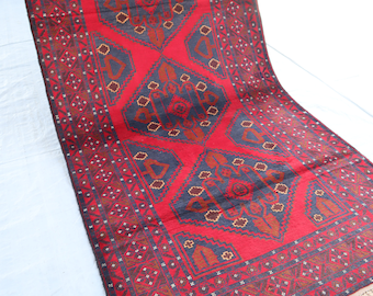 4x7'4フィートのヴィンテージアフガンバルーチラグ - 幾何学的な