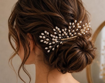 Goldener Perlen-Hochzeitskamm – Boho-Brauthaaraccessoire – Brauthaarkamm mit goldenen Perlen – romantische Hochsteckfrisur