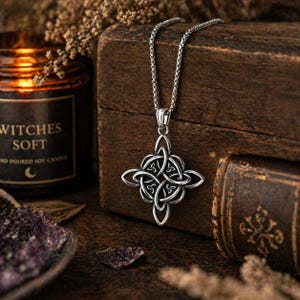 Keltiskt knuthalsband i silver | Keltiskt knuthalsband | Häxknut | Hänge i rostfritt stål | Symboliska bohemiska skyddssmycken