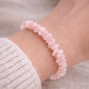 Bracelet Opale Rose Naturelle – Bracelet à Empiler en Pierres Naturelles – Fait Main – Bijou Douceur Unisexe – Petit Cadeau Symbolique