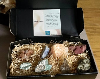 Box of natural stones, raw stone, collector, protection, gift box, lithotherapy, birthday gift