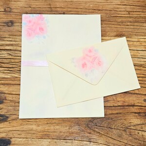 Pretty Pink Flower Stationary Set with Envelopes. 1980s Letter Writing Set for Snail Mail Correspondence. Unused Box Set.
