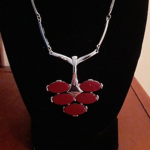 Vintage Sarah Coventry Red Cabochon Silver-Tone Necklace