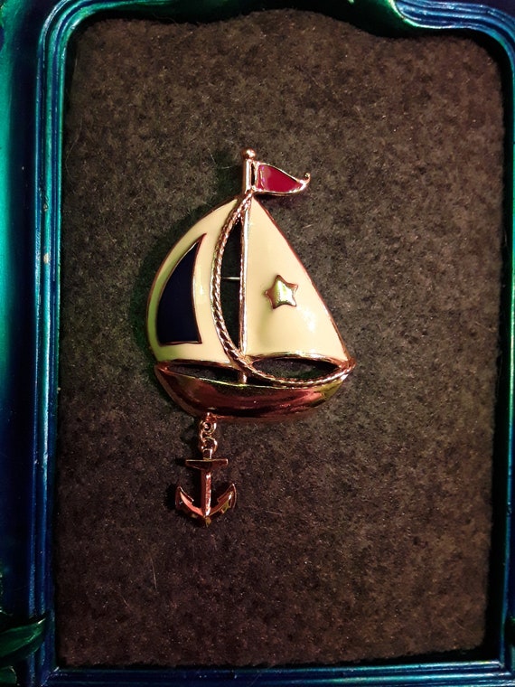 Vintage Signed Avon Sailboat Brooch - image 1