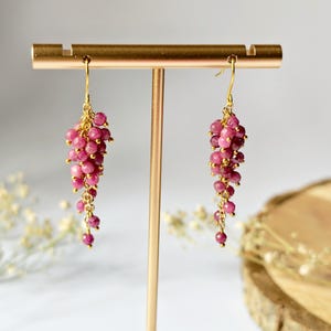 Pendientes delicados con forma de racimo de uvas rubí, joyería colgante de plata de ley chapada en oro, regalo