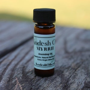 Myrrh Anointing oil 1 dram (1/8 oz) orifice reducer bottle made with 100% natural essential oils and ingredients aceite de ungir