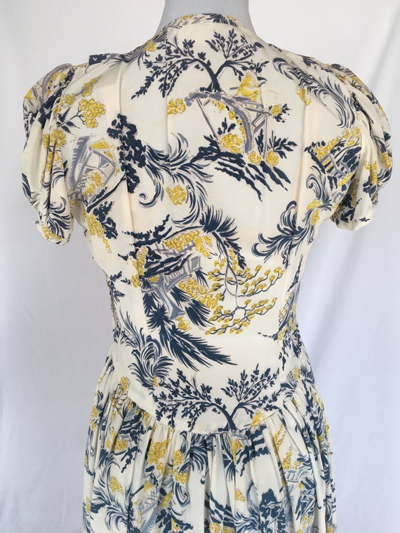 1940s Rayon Novelty Print Garden Scene Dress medi… - image 6
