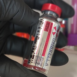 Resident Evil Netflix / Umbrella Corporation / Joy tablet / Vial Prop