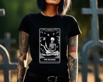 The Reader| Tarot T-shirt | Classic Tarot | Witchcraft | Jersey T-shirt | Short Sleeve Tee