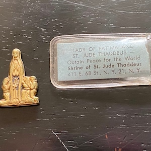 Vintage Lady of Fatima in a Plastic Case, Travel Size Lady of Fatima with Children, Lady of Fatima Tiny Statue, Religious Figure