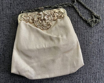 Vintage Gold Lame Purse, Gold Metal Floral Clasp, Gold Chain, Gold Lame Clutch, Vintage Purse, Black Fabric Interior, Gold Floral Emblem