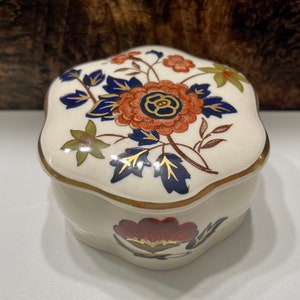 Vintage Royal Worcester Passily Floral Trinket Box, Porcelain Trinket Box, Scalloped Trinket Box, Floral Fall Trinket Box, Keepsake Box
