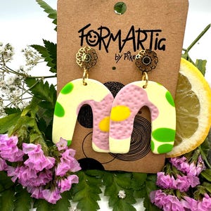 Blumi 002 // pretty handmade drop earrings in a U-shape with stainless steel studs made from polymer clay // light green, yellow, and pink