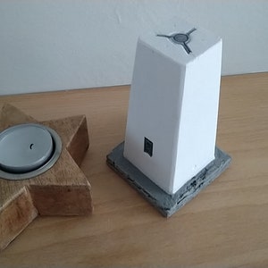 Plain white OS trig point model image 2