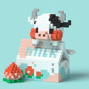 Pode incluir: Uma figura de vaca pixelizada com marcas pretas e brancas, bochechas vermelhas e chifres cinzentos senta-se em cima de uma caixa de leite. Um morango pixelizado com folhas verdes está ao lado da caixa. As figuras são feitas de pequenos blocos coloridos sobre um fundo azul claro.