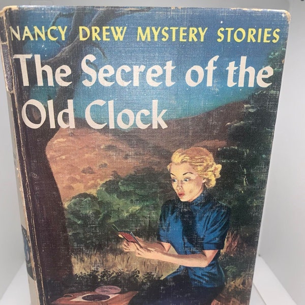 vintage Nancy Drew Book - Le secret de la vieille horloge