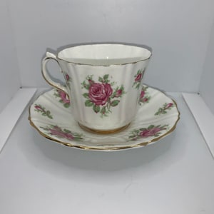 Old Royal Bone China Taza de té y platillo - Rosa