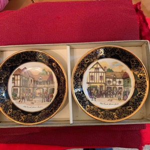 Weatherby Hanley Royal Falcon Pair of Plates