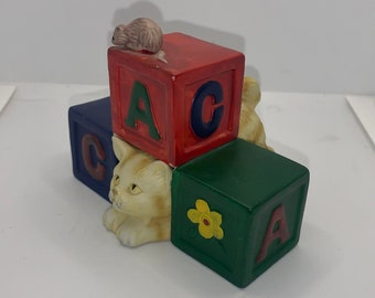 Katzen Figur Enesco - Toy Blocks
