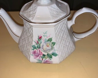Teapot Sadler - Flowered