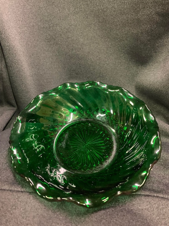 Grüne Glasschale