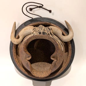 Vintage Studio Pottery Tjurhuvud "Goobull" Väggficka – Kanadensisk Keramikkonst