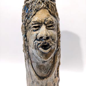 Vase vintage en forme de tête de poterie brutaliste - Années 70, signé Prikulis Art