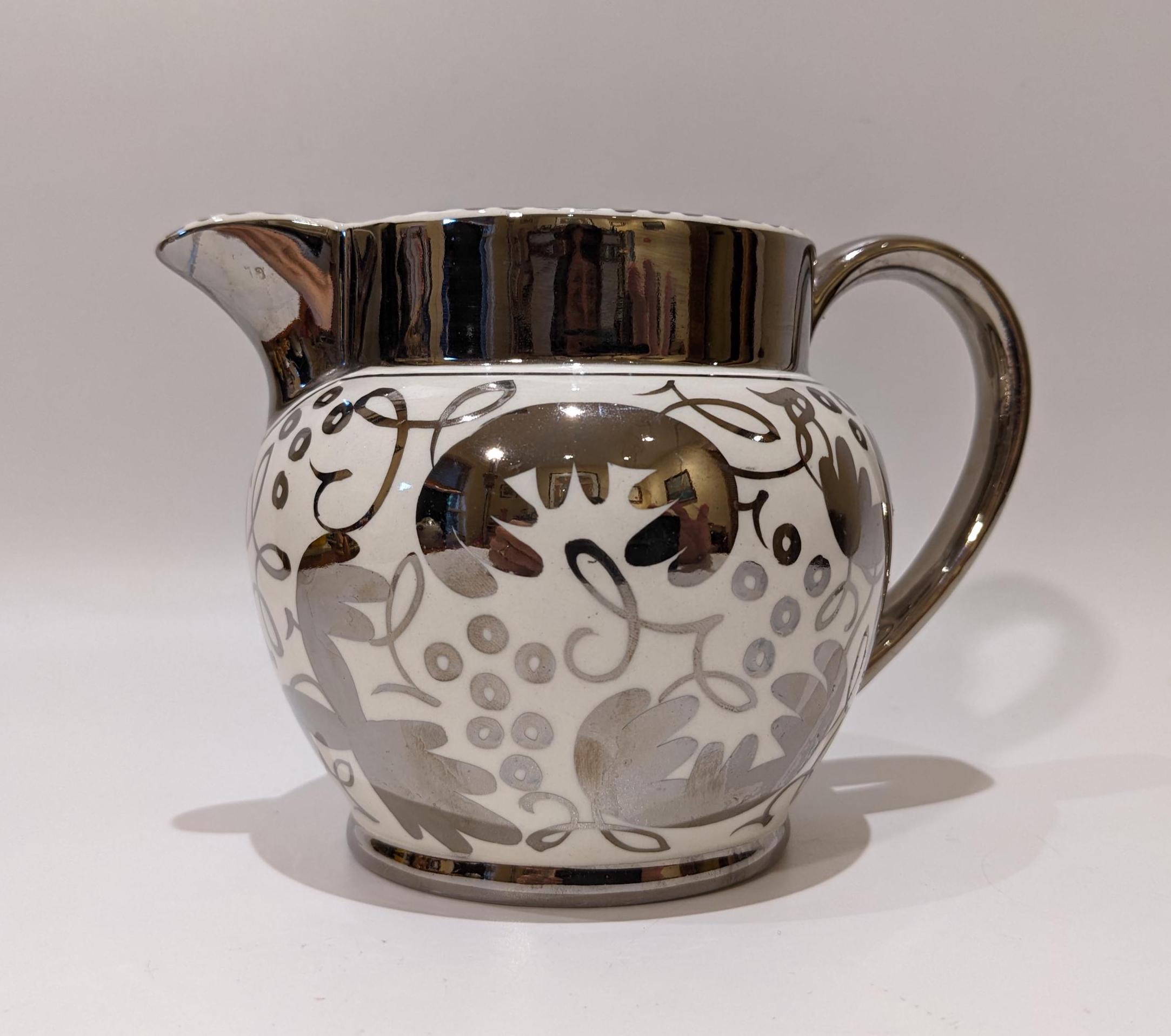 Beautiful Vintage 1930s Wedgwood of Etruria & Barlaston Creamer 