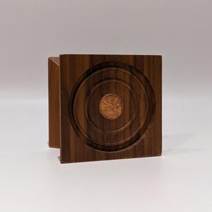 Vintage 1970er Jahre Handgefertigtes Holz Serviettenhalter Regal - Kanada One Cent Penny Kupfermünze 1971 Handgefertigtes Rustikales Cottage Bauernhaus Küche