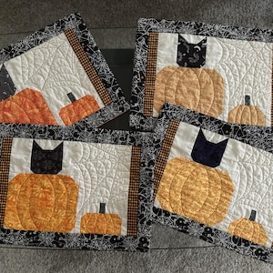 Halloween Placemats Quilted Patchwork Set – Black Cats, Pumpkins & Spider Webs – 100% Cotton Table Decor – Handmade Fall Table 12x16