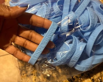 Custom Embossed Silicone Wristbands: Personalized Rubber Bracelets for Events