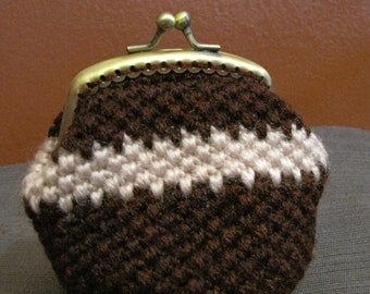 Handmade Crochet Coin Purse – Antique Kiss Lock, Claret Acrylic Yarn