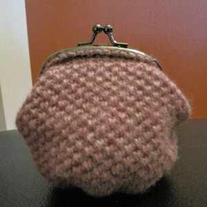 Wome&#39;s Bag Handmade Crochet Pink Small Onyx Clic Clac Coin Purse Bag with Cotton Lining