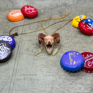 デスクローの頭蓋骨のネックレス