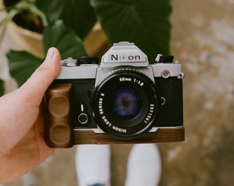Nikon FE2 グリップ付き Arca Swiss マウント付き Nikon FE / FM / FM2 / FE 2 用木製