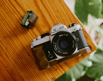 Nikon FE2 グリップ付き Arca Swiss マウント付き Nikon FE / FM / FM2 / FE 2 用木製