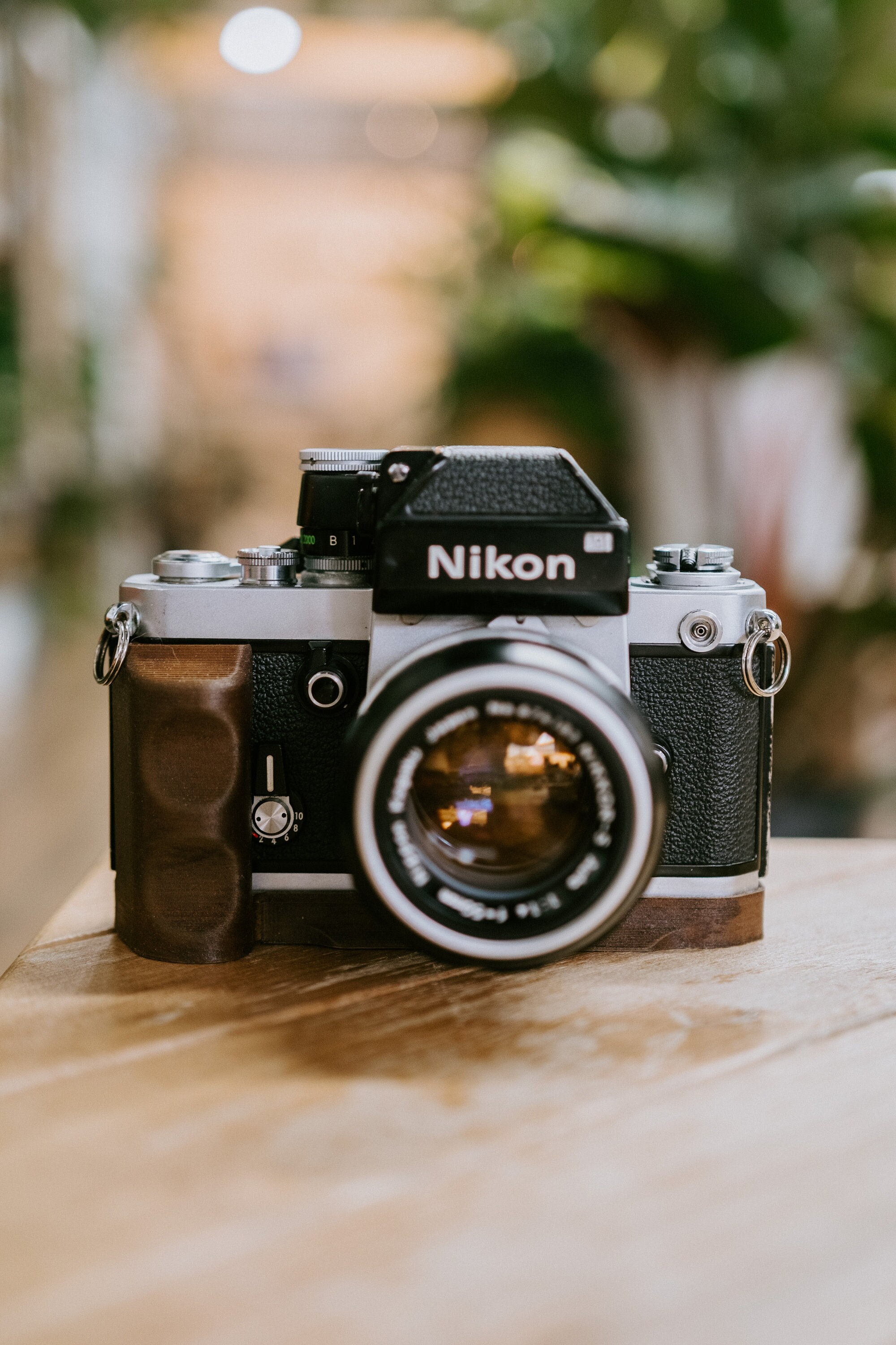 Impugnatura In Legno Per Nikon ZF – Manico Ergonomico In Ebano, Palissandro O Noce, Stile Retrò, Fissaggio Sicuro E Non Interferisce Con Le Custodie