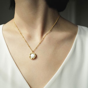 Baroque Pearl Pendant Necklace • 14K Gold Pearl Necklace • Freshwater Dainty Pearl Necklace • Minimalist Necklace • Gift for her