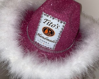 Sombrero de vaquero inspirado en vodka para fiestas / despedidas de soltera / regalo de cumpleaños / conciertos / sombrero de vaquera con vodka
