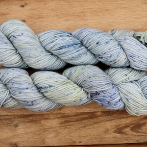 UNFADING SoftMerino DK 100g Lã tingida à mão Fio Merino tingido à mão