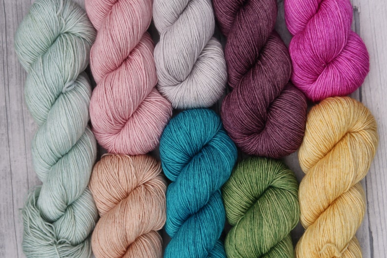 ROSEBUD ZijdeMerino 4ply 100g Handgeverfde wol Merinozijde 400 m handgeverfd garen Merinozijde afbeelding 5