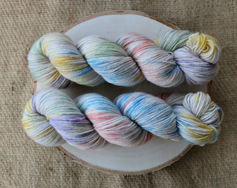 HIPPITY HOP Allrounder 4ply 100g Hand Dyed Wool Merino Sock Yarn4-ply hand-dyed sock yarn