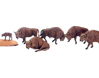 European Bison Miniature - 1:48 scale, Diorama and Dollhouse Animal Hobby DIY, arts and craft supplies, Cow Bull Calf Animal Den Miniatures
