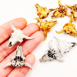 American Bison Skull - 1:24 scale miniature size for desert diorama, western dollhouse, arts and crafts, replica oddities by The Scale Grail