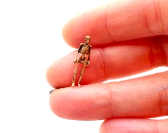Human Skeleton - HO scale 1:87 miniature for horror diorama, dollhouse, tabletop arts and crafts, replica curiosities oddities (1 skeleton)