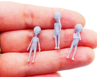 Alien Greys Collectible 1:87 Scale Miniature for Dollhouse and Diorama by The Scale Grail