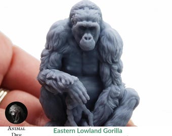 Eastern Lowland Gorilla Sitting Mom and Infant | Scale Figurine Animal Den Miniatures